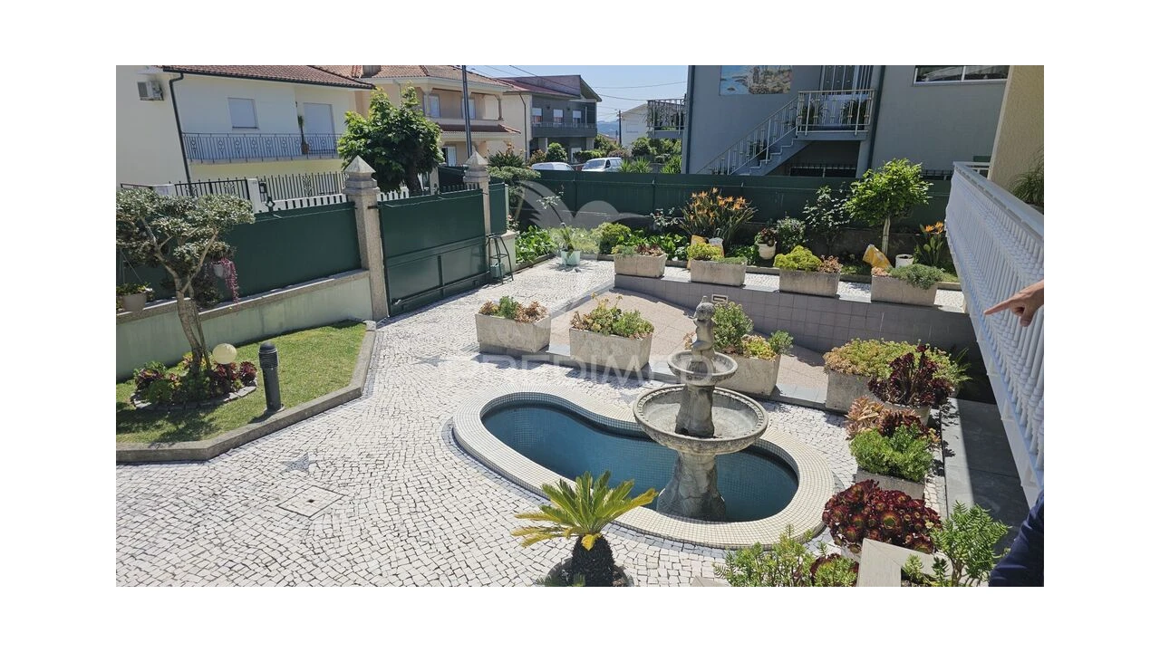 Moradia T4 para Venda em Areias, Sequeirô, Lama e Palmeira Foto 5