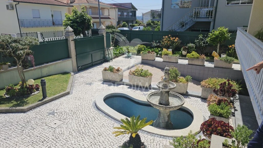 Moradia T4 para Venda em Areias, Sequeirô, Lama e Palmeira Foto 5