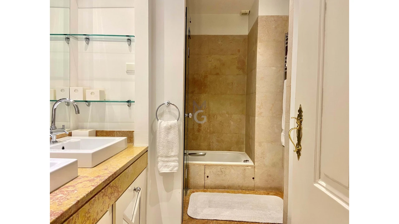 Apartamento T4 para Venda em Misericórdia Foto 22