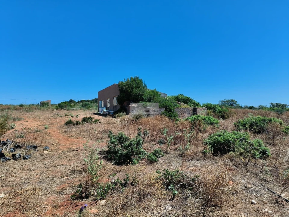 Terreno para Venda em Lagos (São Sebastião e Santa Maria) Foto 2