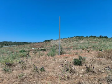 Terreno para Venda em Lagos (São Sebastião e Santa Maria)