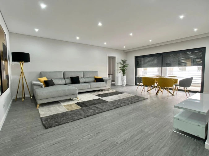 Apartamento T3 para Venda em Quelfes Foto 5