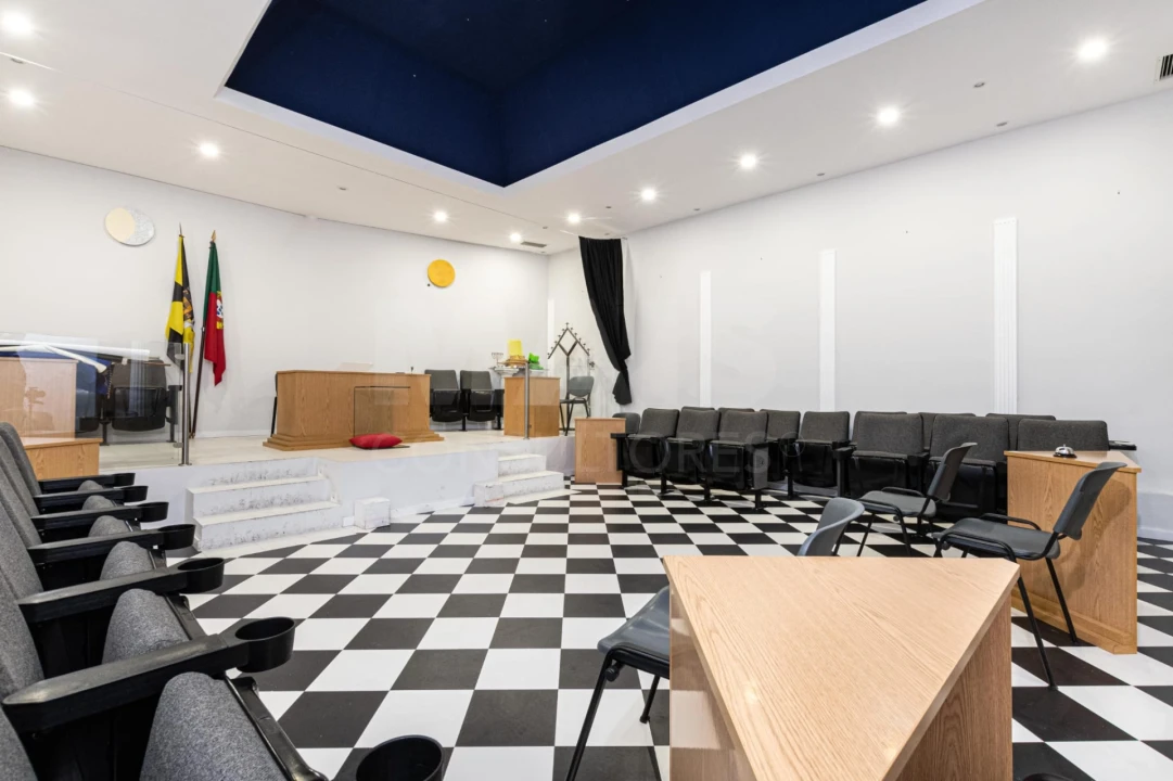 Loja para Venda em Loures Foto 8