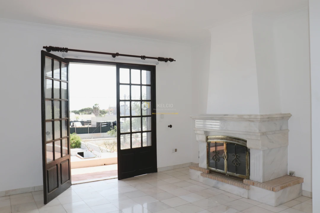 Moradia T4 para Venda em Quarteira Foto 19