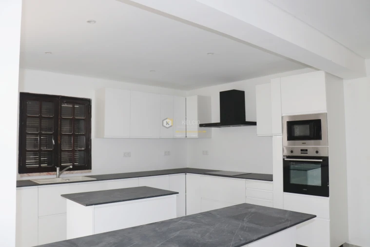 Moradia T4 para Venda em Quarteira Foto 7