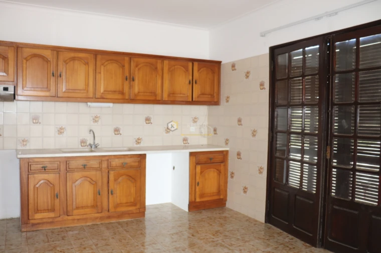 Moradia T4 para Venda em Quarteira Foto 16