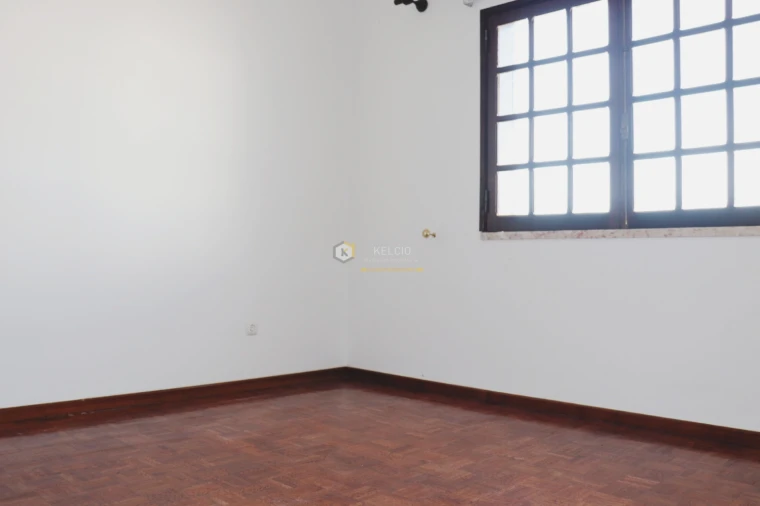 Moradia T4 para Venda em Quarteira Foto 29