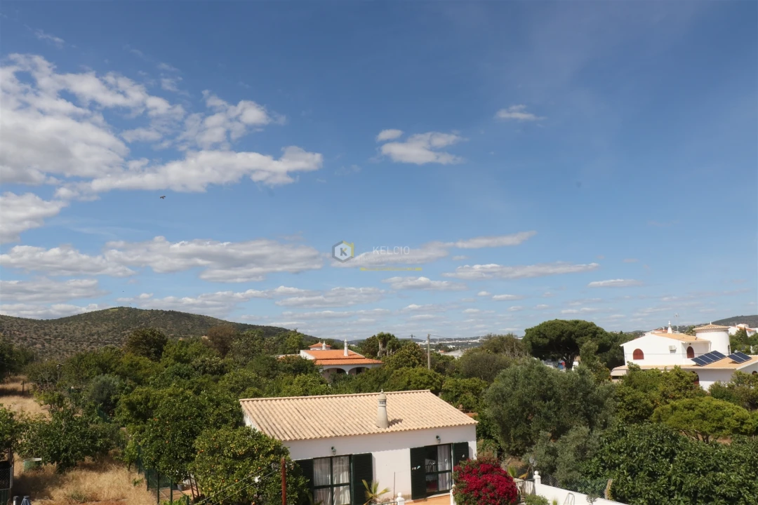 Moradia T4 para Venda em Quarteira Foto 32