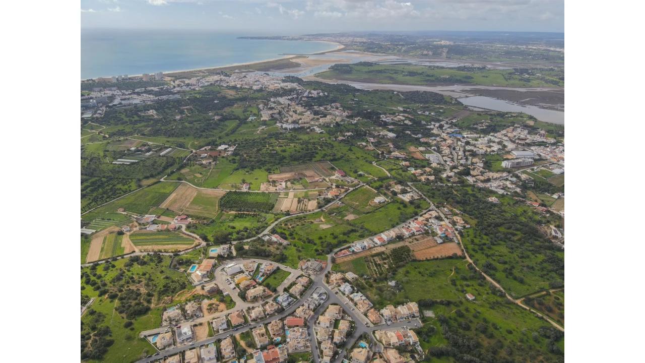 Terreno para Venda em Alvor Foto 3