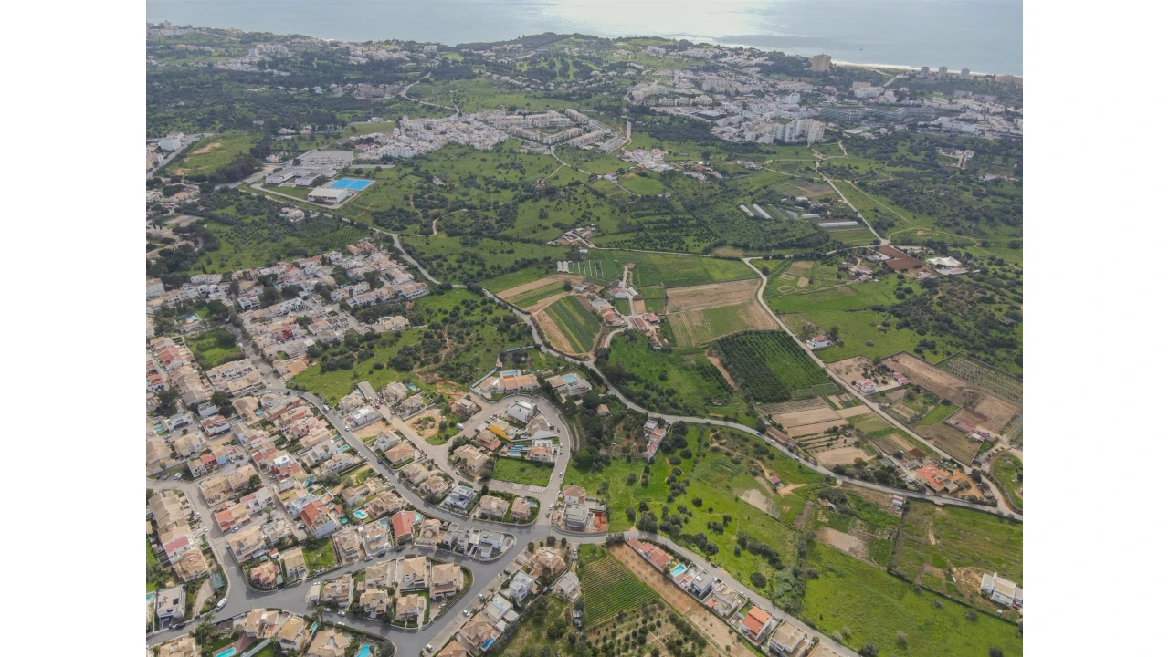 Terreno para Venda em Alvor Foto 4