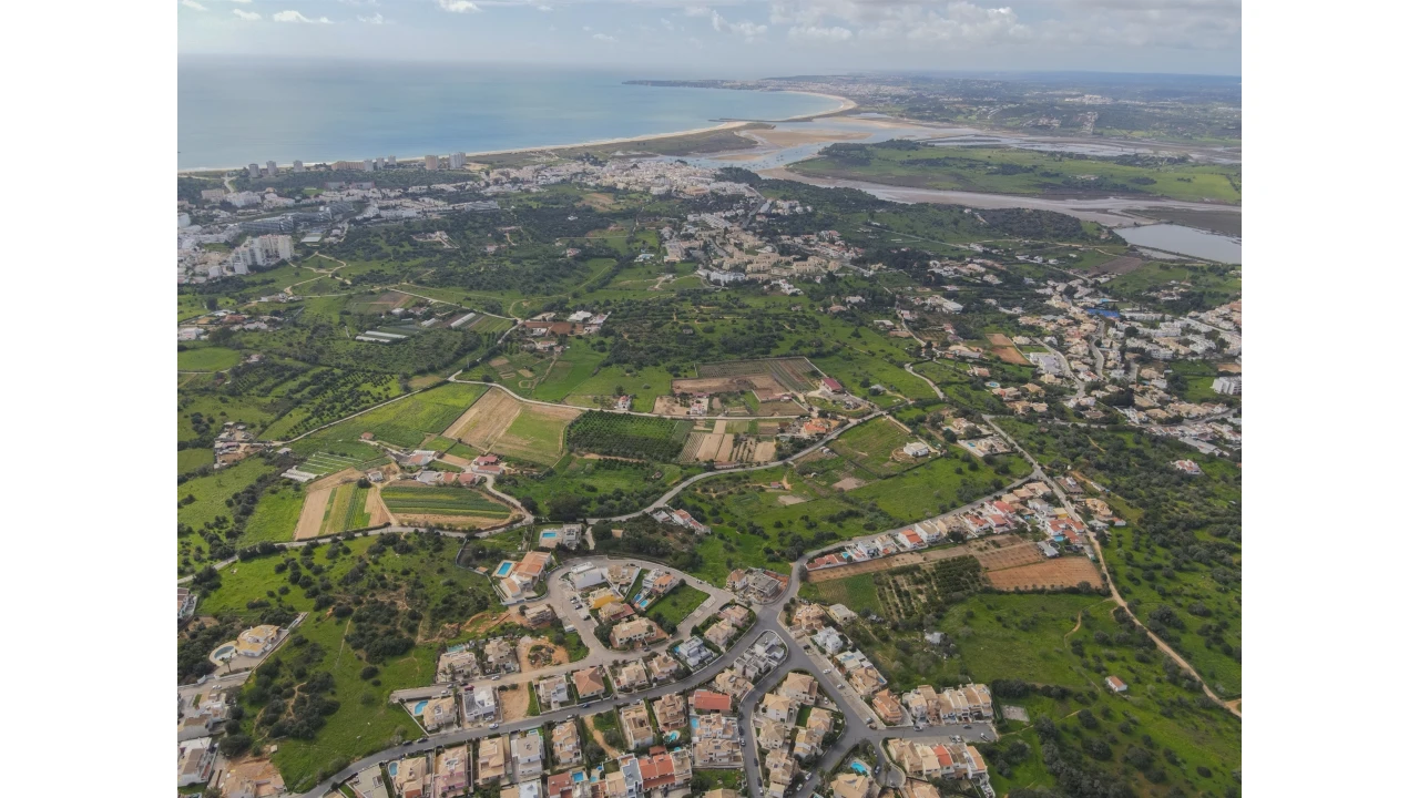 Terreno para Venda em Alvor Foto 2