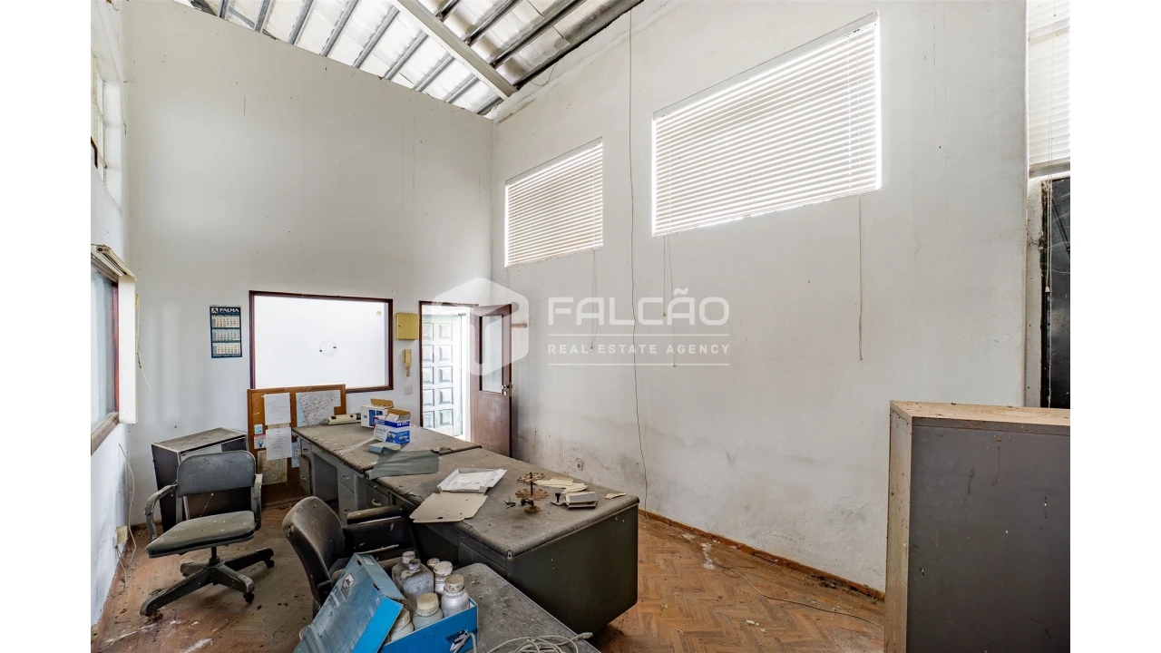 Armazém para Venda em Malhou, Louriceira e Espinheiro Foto 30