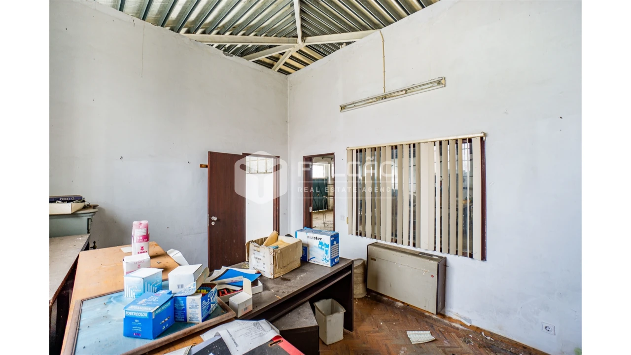 Armazém para Venda em Malhou, Louriceira e Espinheiro Foto 33