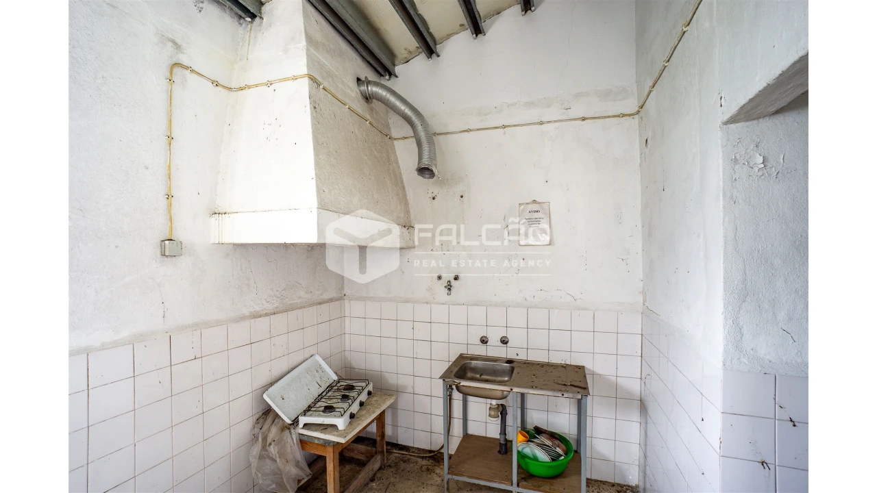 Armazém para Venda em Malhou, Louriceira e Espinheiro Foto 43