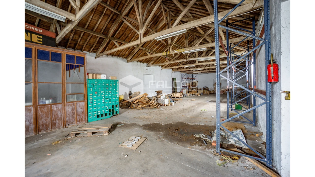 Armazém para Venda em Malhou, Louriceira e Espinheiro Foto 23