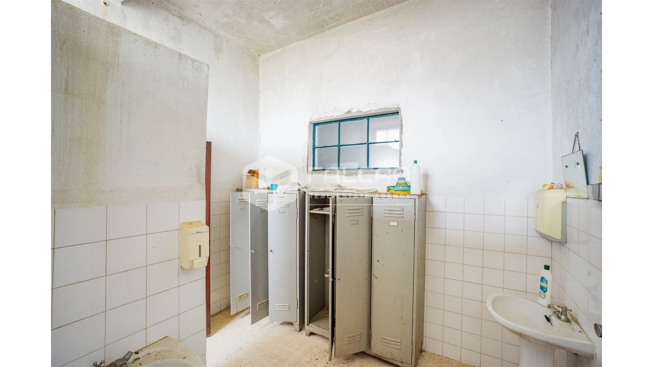 Armazém para Venda em Malhou, Louriceira e Espinheiro Foto 40