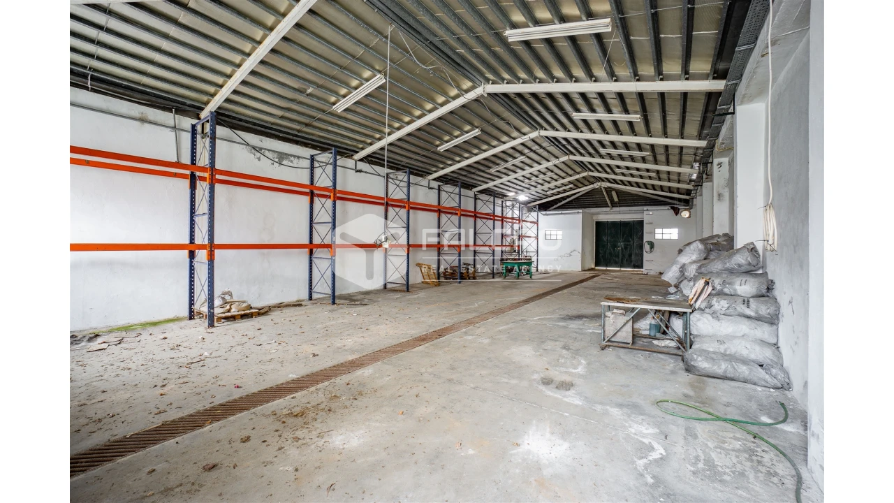 Armazém para Venda em Malhou, Louriceira e Espinheiro Foto 34