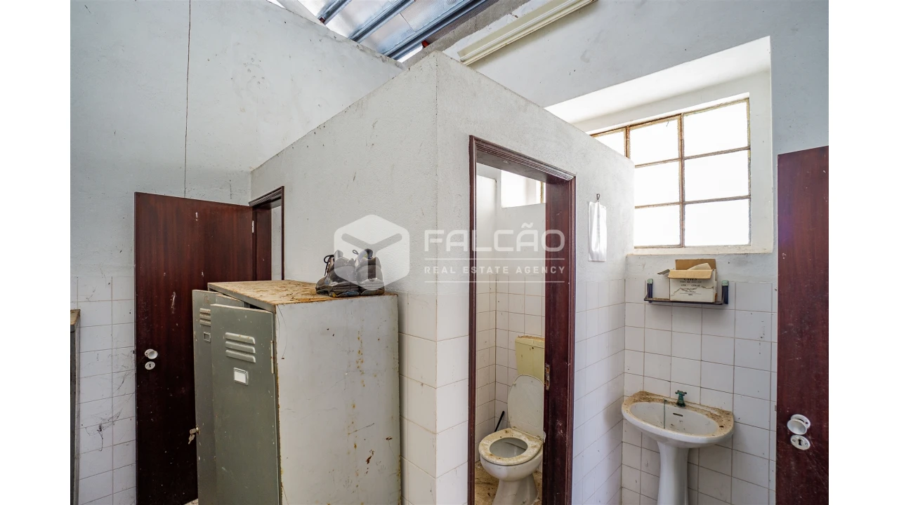 Armazém para Venda em Malhou, Louriceira e Espinheiro Foto 38