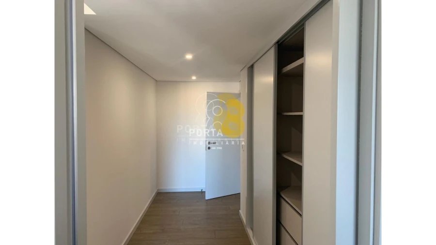 Apartamento T3 para Venda em Cedofeita, Santo Ildefonso, Sé, Miragaia, São Nicolau e Vitória Foto 9
