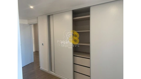 Apartamento T3 para Venda em Cedofeita, Santo Ildefonso, Sé, Miragaia, São Nicolau e Vitória