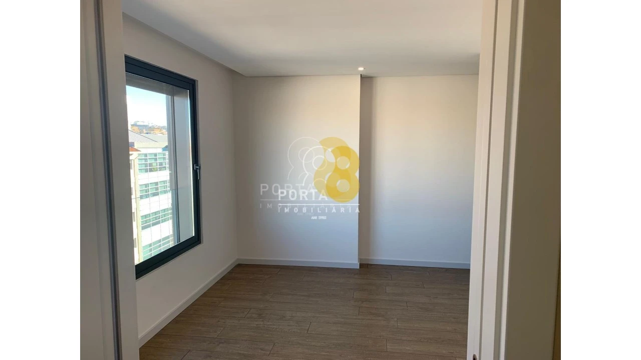 Apartamento T3 para Venda em Cedofeita, Santo Ildefonso, Sé, Miragaia, São Nicolau e Vitória Foto 8