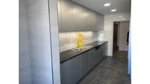 Apartamento T3 para Venda em Cedofeita, Santo Ildefonso, Sé, Miragaia, São Nicolau e Vitória