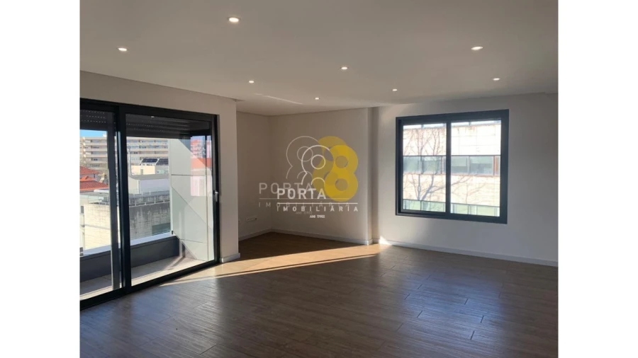 Apartamento T3 para Venda em Cedofeita, Santo Ildefonso, Sé, Miragaia, São Nicolau e Vitória Foto 15