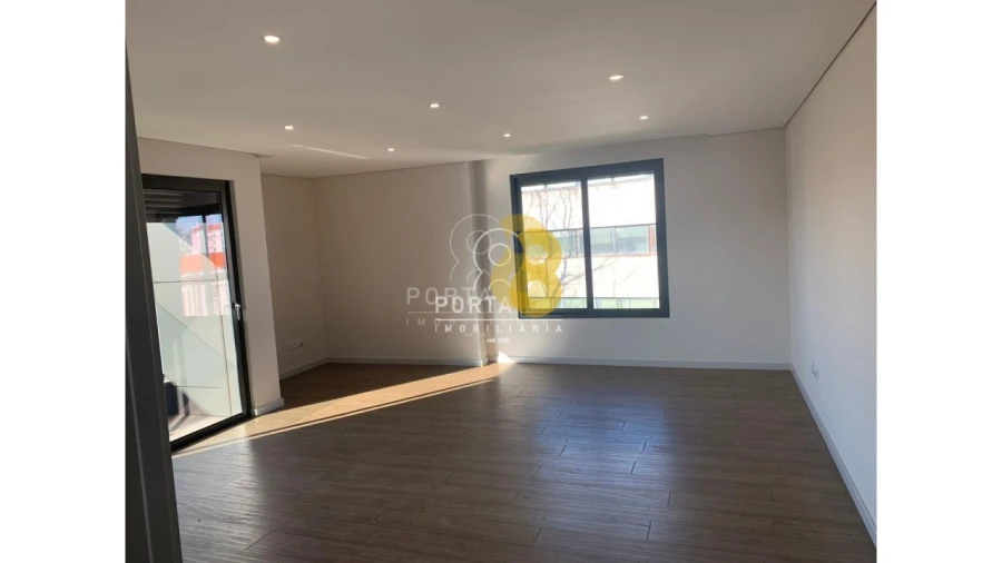 Apartamento T3 para Venda em Cedofeita, Santo Ildefonso, Sé, Miragaia, São Nicolau e Vitória Foto 19