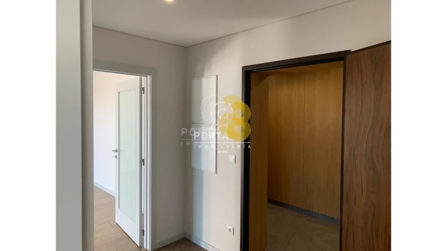 Apartamento T3 para Venda em Cedofeita, Santo Ildefonso, Sé, Miragaia, São Nicolau e Vitória Foto 16