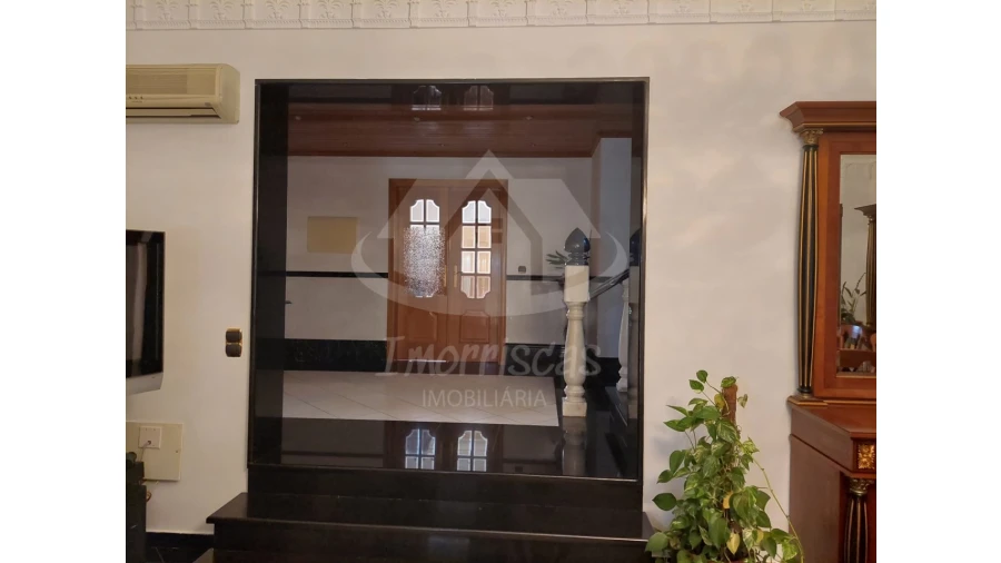 Moradia T4 para Venda em Vialonga Foto 8