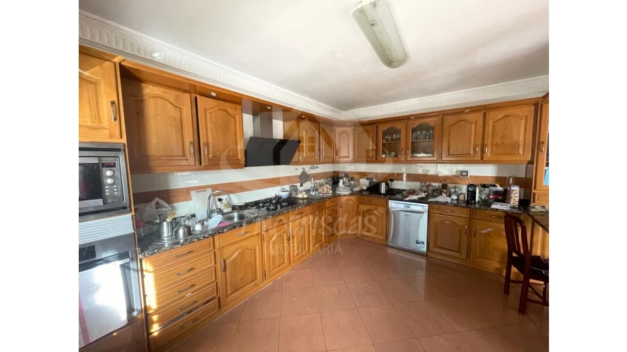 Moradia T4 para Venda em Vialonga Foto 4