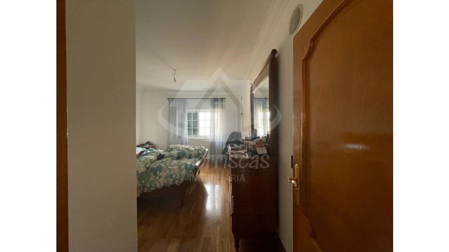 Moradia T4 para Venda em Vialonga Foto 15