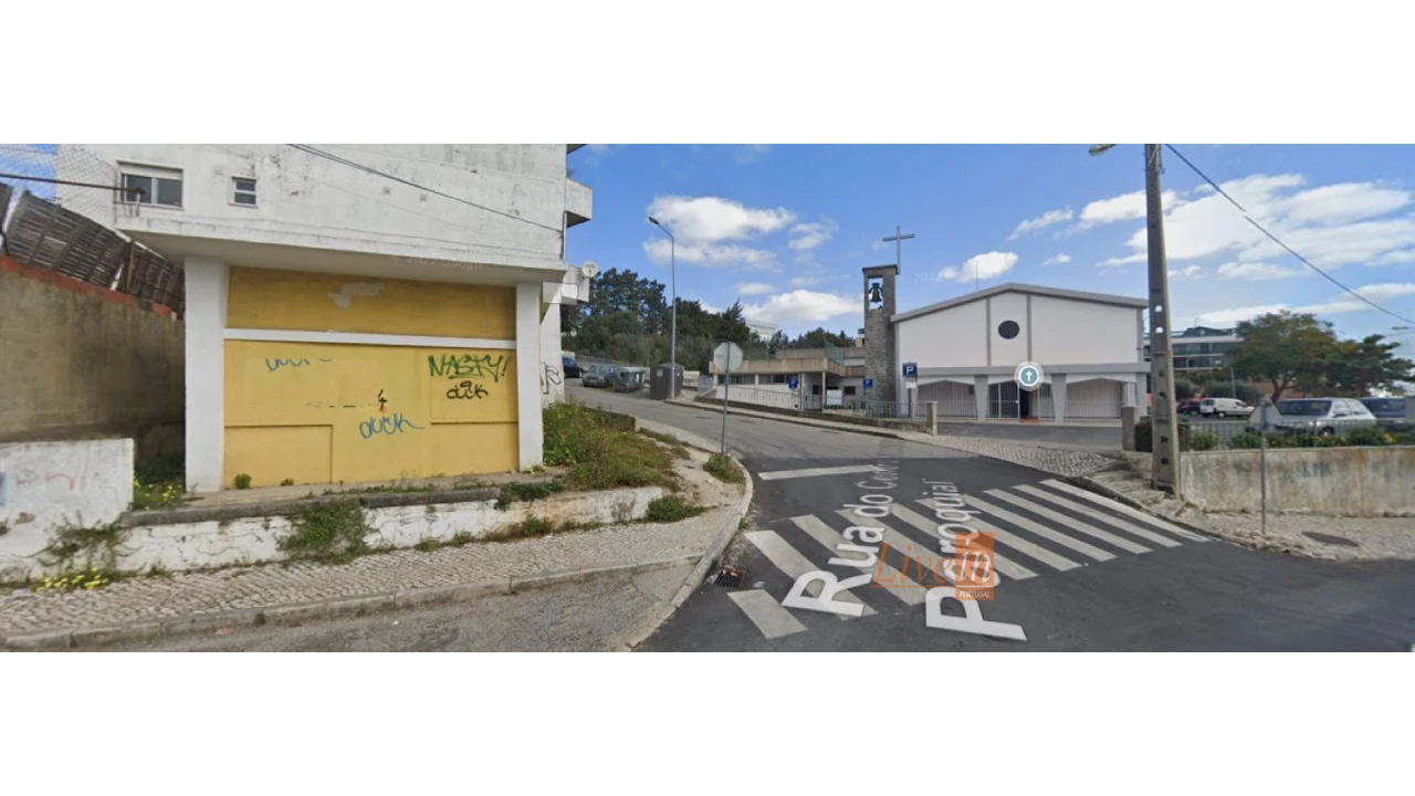 Loja para Venda em Pontinha e Famões Foto 3