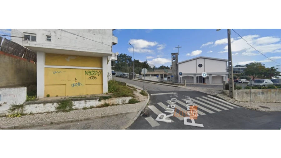 Loja para Venda em Pontinha e Famões Foto 3