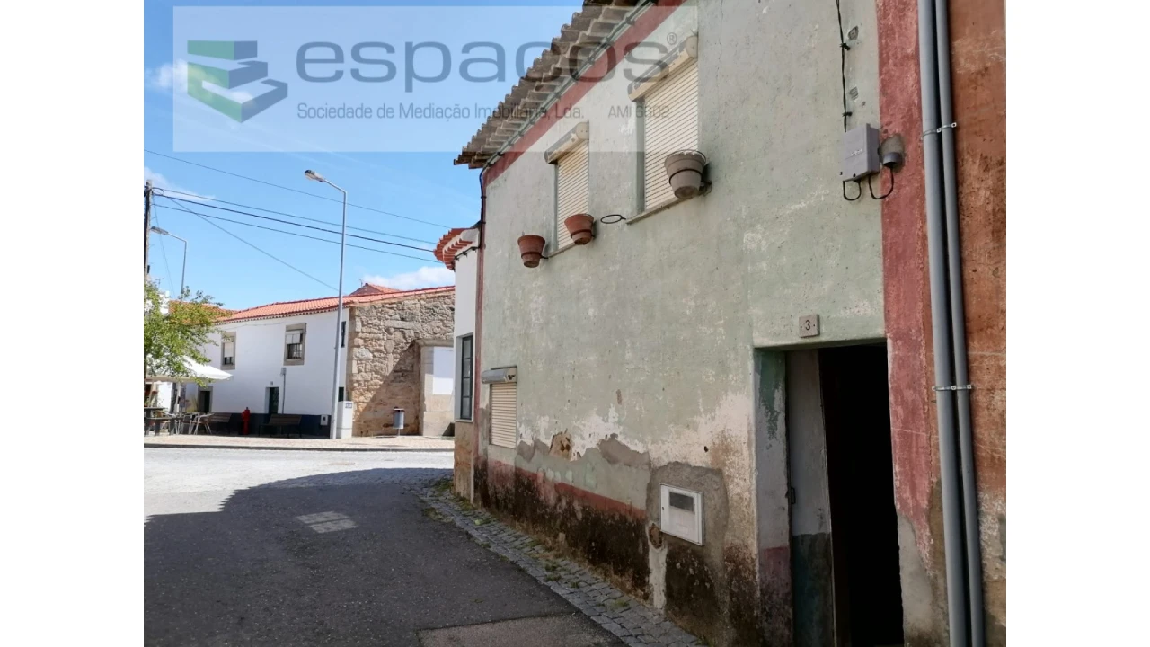 Moradia T2 para Venda em Freixial e Juncal do Campo Foto 1