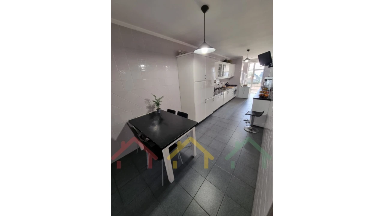 Apartamento T3 para Venda em Madalena Foto 8