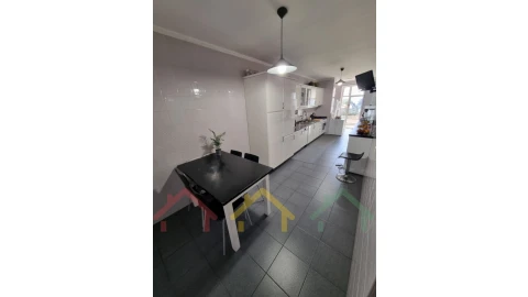 Apartamento T3 para Venda em Madalena