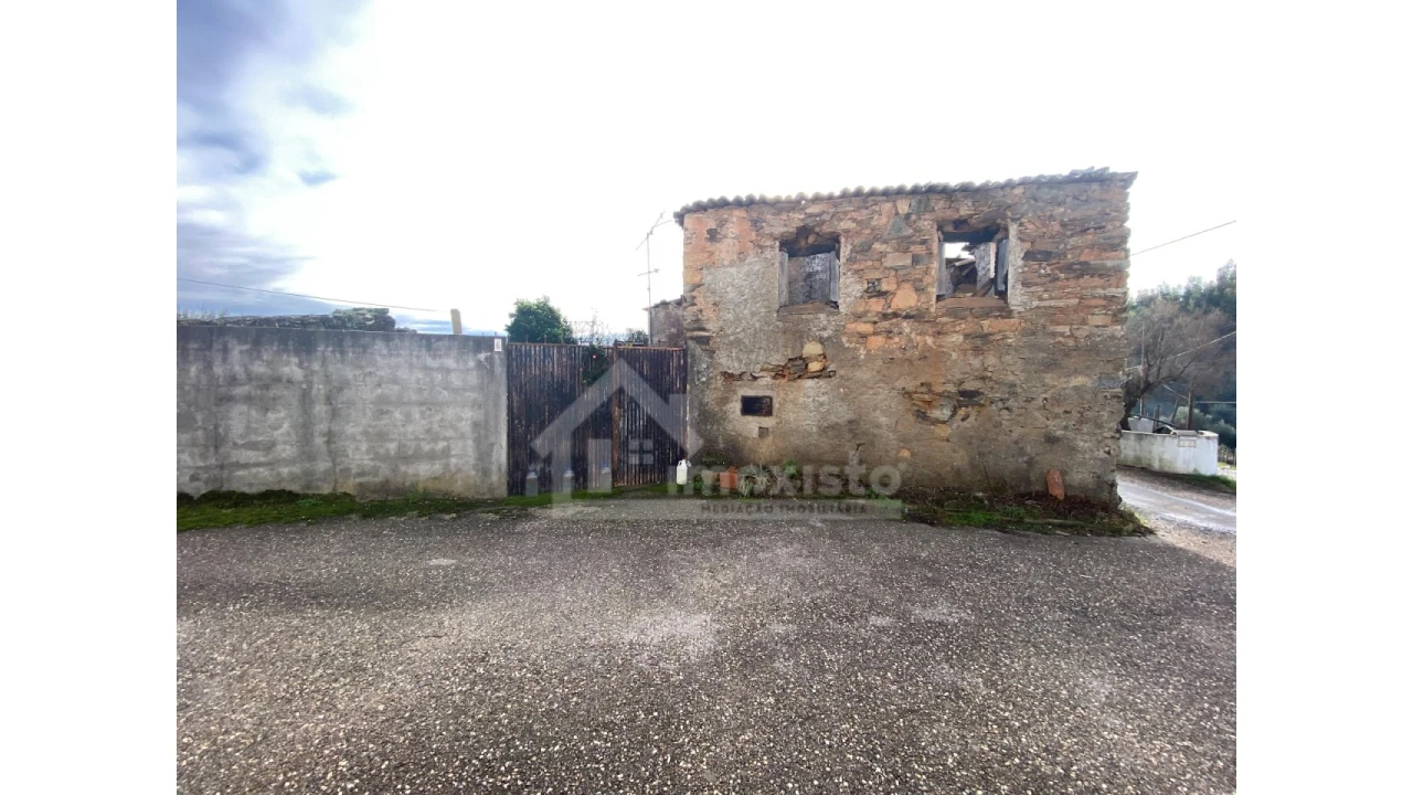 Moradia T2 para Venda em Graça Foto 13