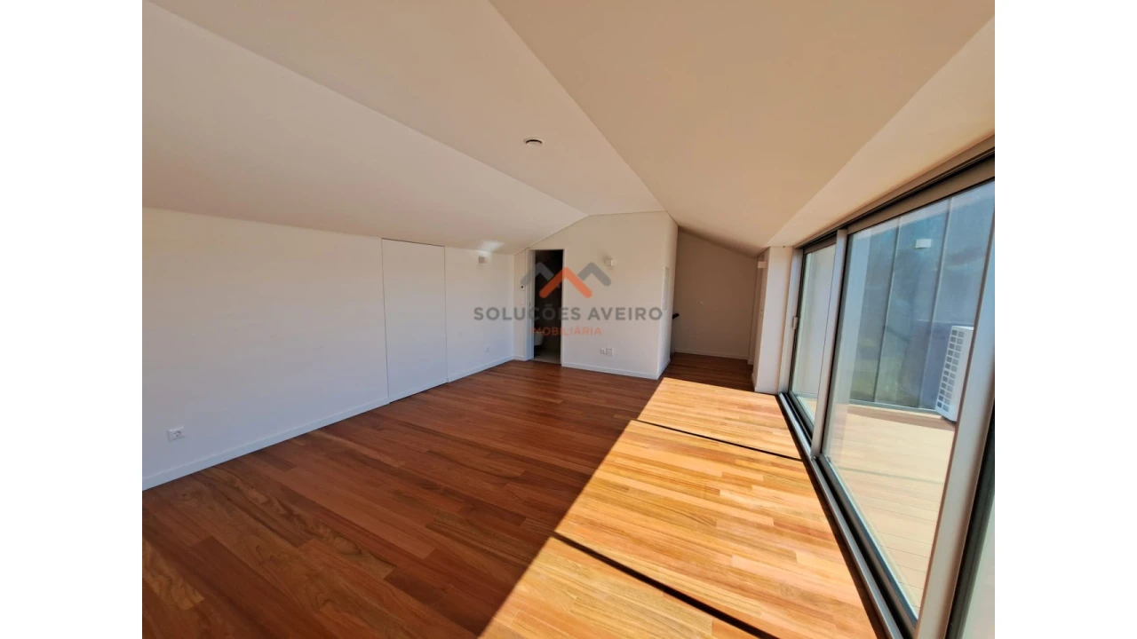 Moradia T4 para Venda em Glória e Vera Cruz Foto 17