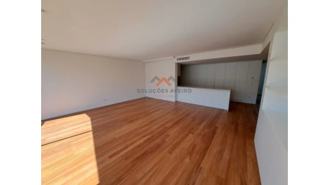 Moradia T4 para Venda em Glória e Vera Cruz