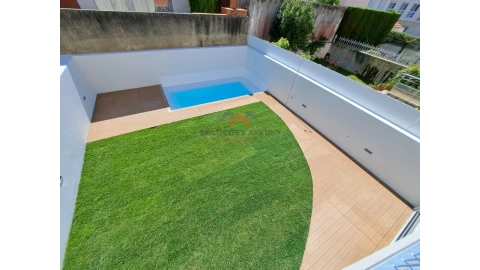 Moradia T4 para Venda em Glória e Vera Cruz