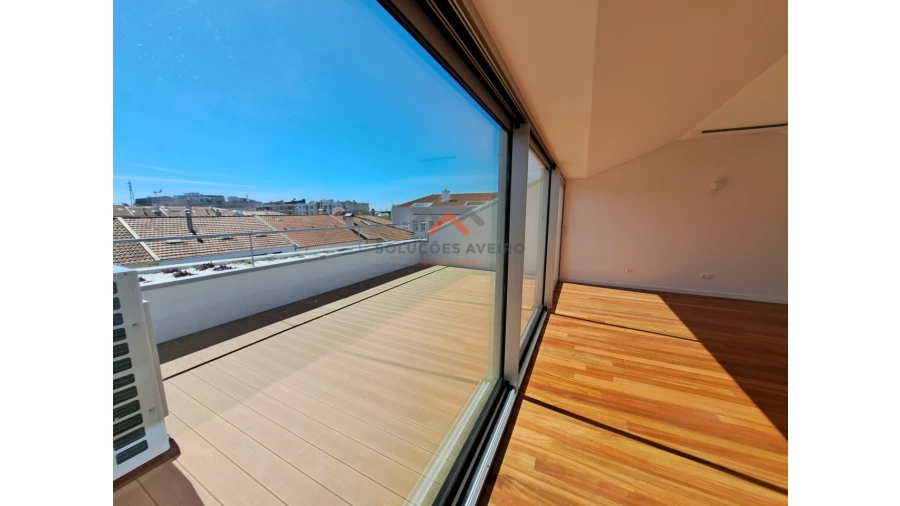 Moradia T4 para Venda em Glória e Vera Cruz Foto 6