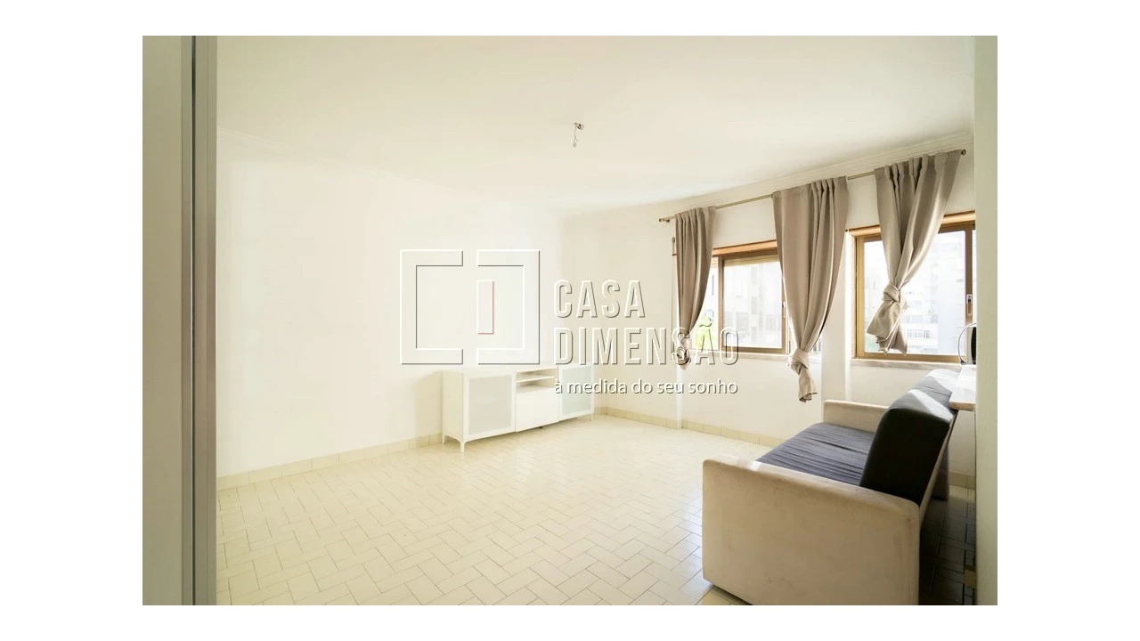 Apartamento T1 para Venda em Caparica e Trafaria Foto 2