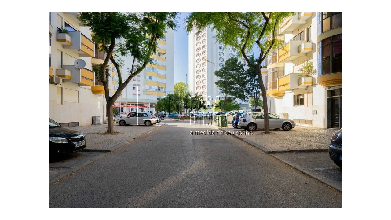 Apartamento T1 para Venda em Caparica e Trafaria Foto 26
