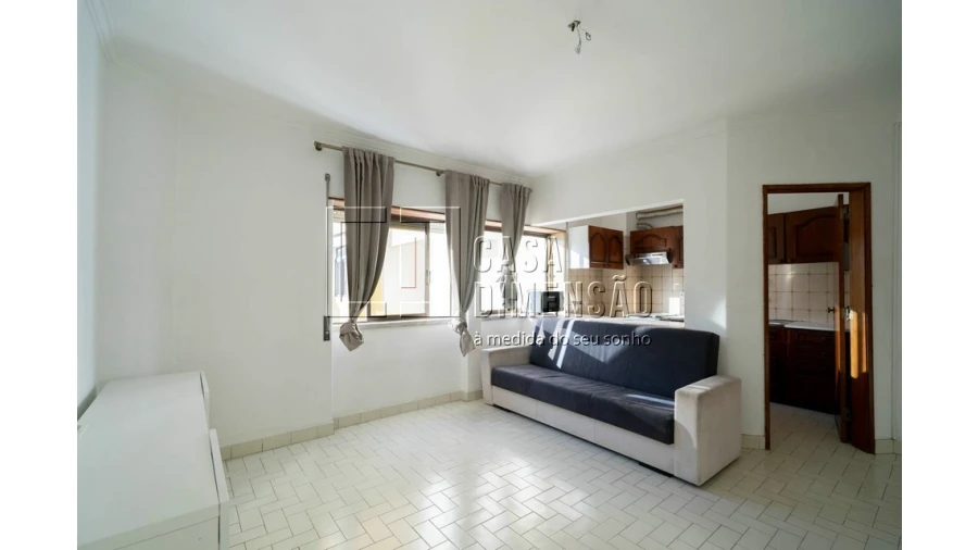 Apartamento T1 para Venda em Caparica e Trafaria Foto 6