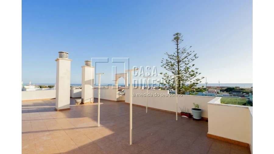 Apartamento T1 para Venda em Caparica e Trafaria Foto 24