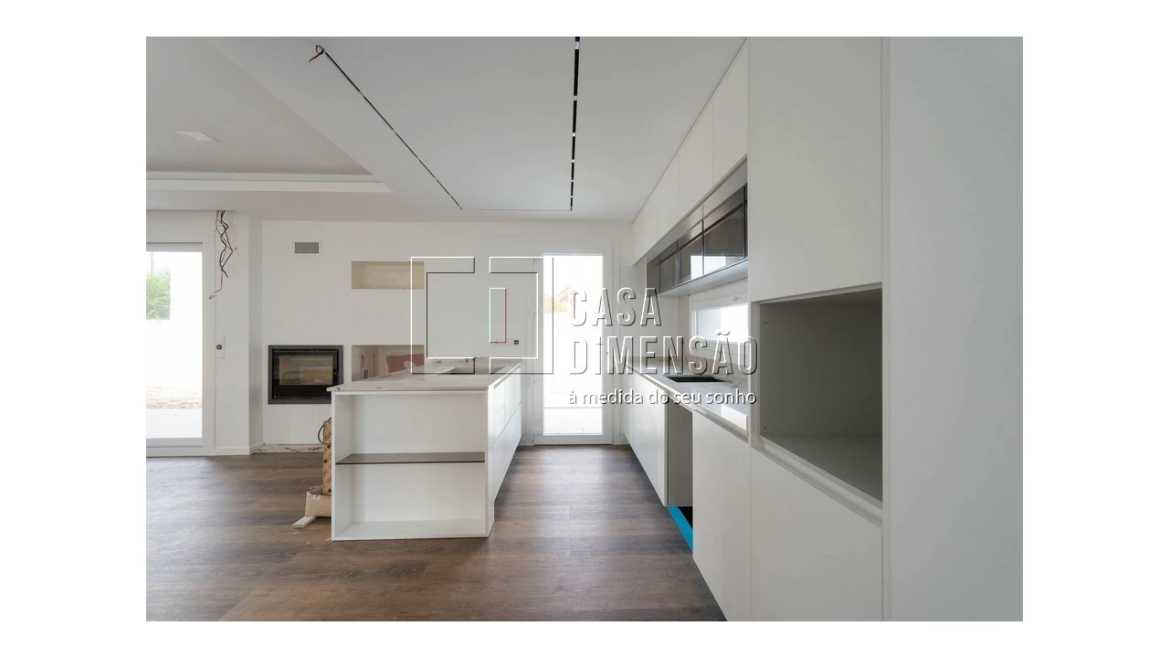 Moradia T4 para Venda em Charneca de Caparica e Sobreda Foto 15