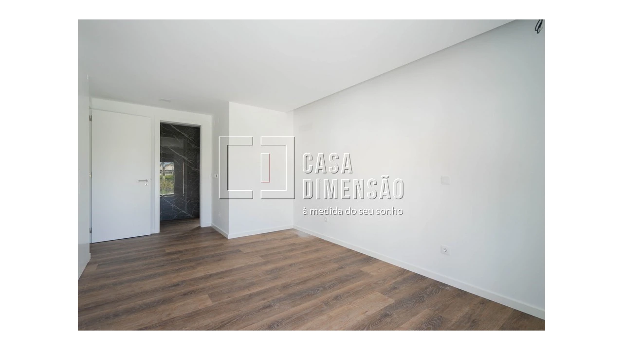 Moradia T4 para Venda em Charneca de Caparica e Sobreda Foto 30
