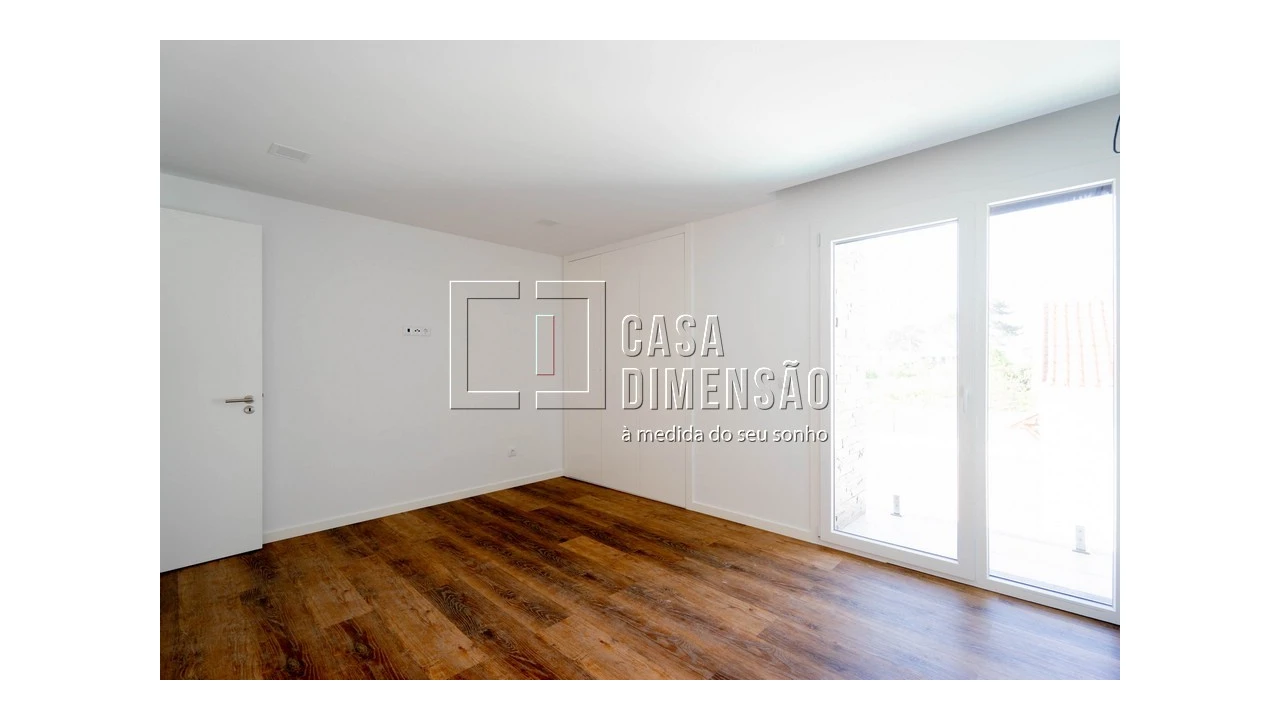 Moradia T4 para Venda em Charneca de Caparica e Sobreda Foto 39