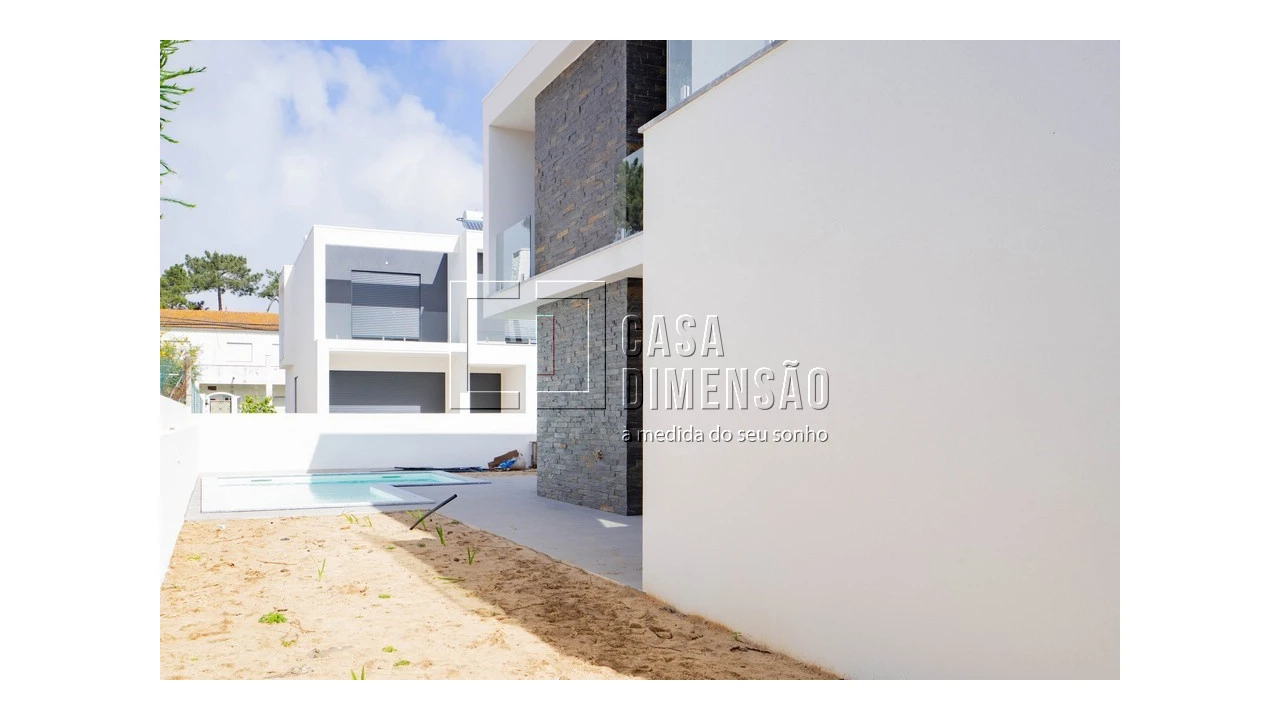 Moradia T4 para Venda em Charneca de Caparica e Sobreda Foto 48